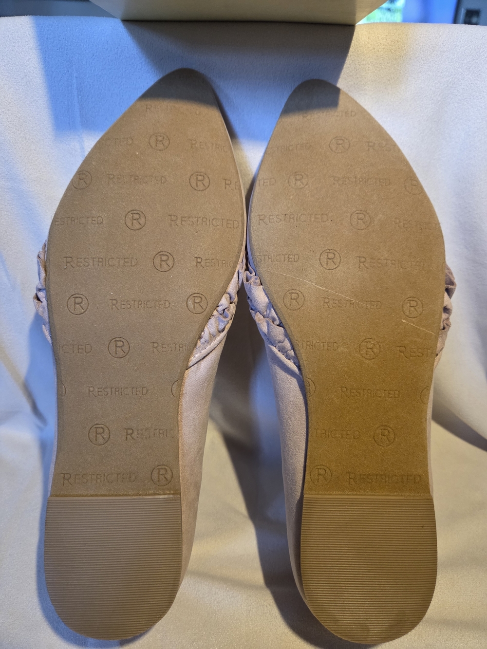 Restricted Junia Flats With Ruffles In Color Blush Size 9 - Picture 3 of 9